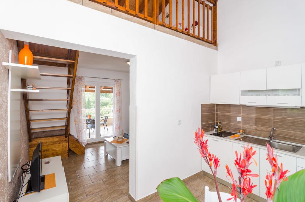Apartments Leviana Saplunara Exterior photo